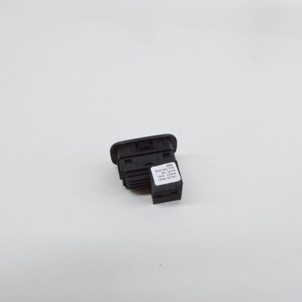 5G0962139DSU - NEW VW GOLF VII 5G MK7 FUEL FILLER FLAP RELEASE BUTTON 5G0962139DSU ORIGINAL