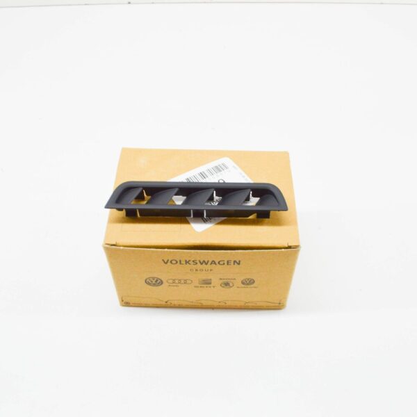 5G1819706B81U - NEW VOLKSWAGEN GOLF 5G MK7 FRONT RIGHT PANEL AIR VENT LHD 5G1819706B81U ORIGINAL