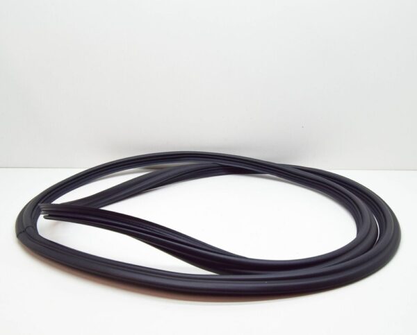 5G6827705E - NEW VW GOLF VII VARIANT BA5, BV5 BOOTLID SEAL RUBBER 5G6827705E ORIGINAL