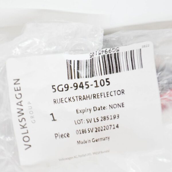 5G9945105 - NEW VOLKSWAGEN GOLF MK7 REAR BUMPER LEFT REFLECTOR 5G9945105