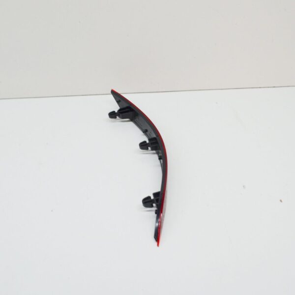 5G9945105B - NEW VOLKSWAGEN GOLF MK7 REAR BUMPER LEFT SIDE REFLECTOR 5G9945105B