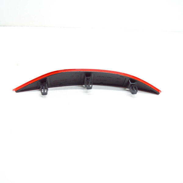5G9945106B - NEW VOLKSWAGEN GOLF MK7 REAR BUMPER RIGHT REFLECTOR 5G9945106B