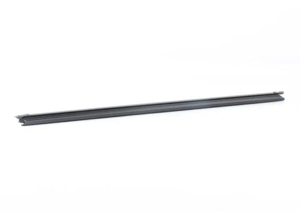 5GM837479B - NEW VW GOLF VII VARIANT MK7 FRONT LEFT WINDOW APERTURE SEAL 5GM837479B