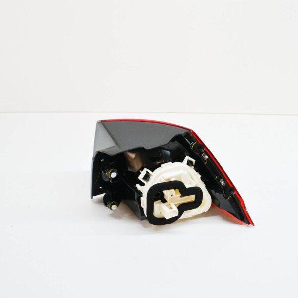 5GM945095E - NEW VOLKSWAGEN GOLF VARIANT 5G MK7 REAR LEFT OUTER TAILLIGHT 5GM945095E