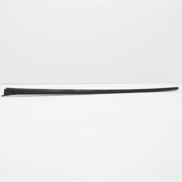 5H0854328A - VW GOLF MK8 WINDSHIELD RIGHT VERTICAL DEFLECTOR TRIM 5H0854328A
