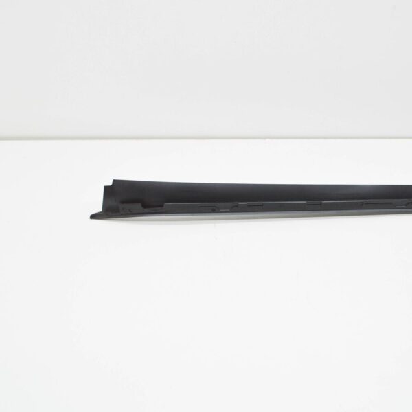 5H0854328A - VW GOLF MK8 WINDSHIELD RIGHT VERTICAL DEFLECTOR TRIM 5H0854328A