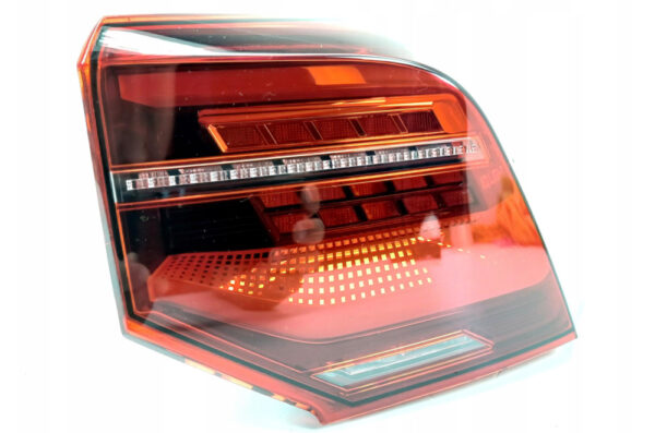 5H0945208A - NEW VOLKSWAGEN GOLF MK8 REAR RIGHT OUTER LED TAILLIGHT 5H0945208A ORIGINAL