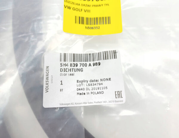 5H4839700A9B9 - NEW VOLKSWAGEN GOLF MK8 REAR RIGHT OUTER DOOR SEAL 5H4839700A9B9 ORIGINAL