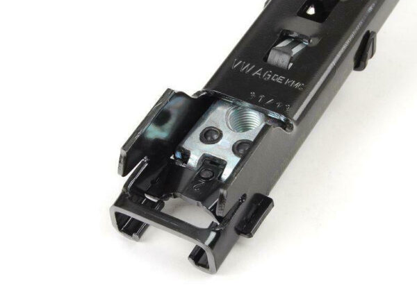 5K0857819 - NEW VOLKSWAGEN GOLF MK6 FRONT SEAT BELT HEIGHT ADJUSTER 5K0857819