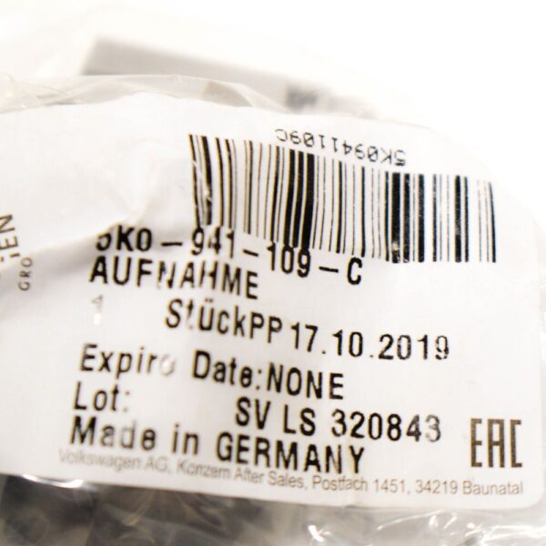5K0941109C - Volkswagen JETTA A6 Headlight Bulb Socket Mounting 5K0941109C NEW GENUINE
