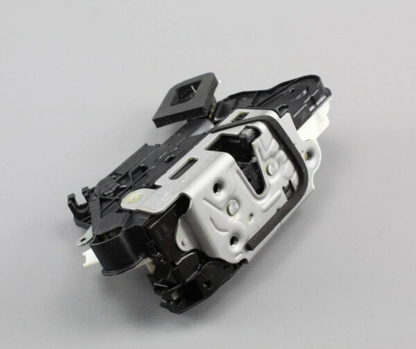 5K2837016H - NEW VW GOLF VII VARIANT BA5, BV5 DOOR LOCK FRONT RIGHT RHD 5K2837016H