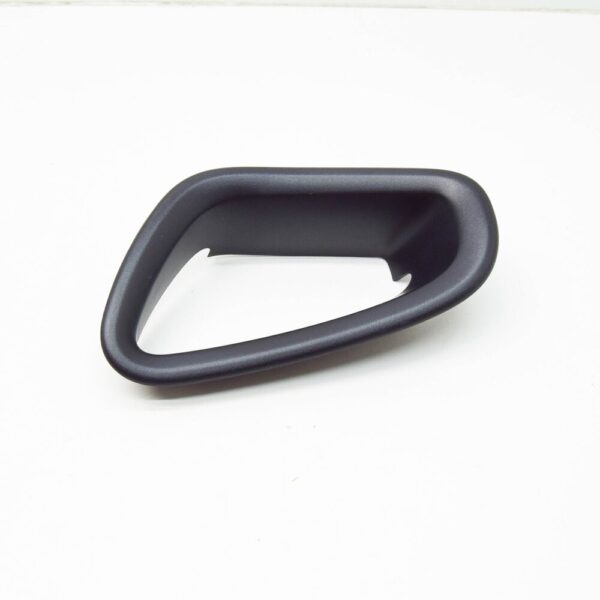 5K388160882V - NEW VW GOLF 5G MK7 FRONT SEAT RIGHT HANDLE SHELL TRIM 5K388160882V