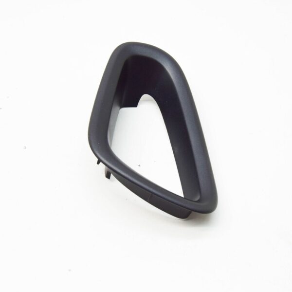 5K388160882V - NEW VW GOLF 5G MK7 FRONT SEAT RIGHT HANDLE SHELL TRIM 5K388160882V