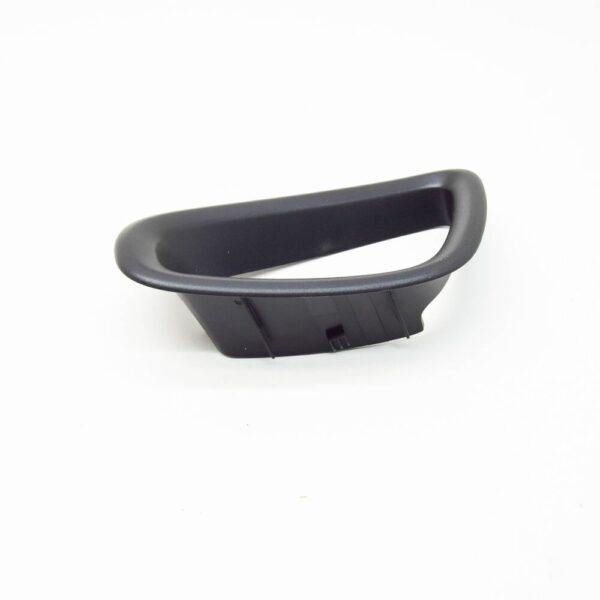 5K388160882V - NEW VW GOLF 5G MK7 FRONT SEAT RIGHT HANDLE SHELL TRIM 5K388160882V