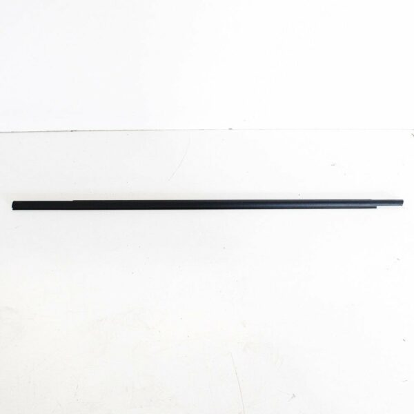 5K4837477D - NEW VOLKSWAGEN GOLF MK6 FRONT LEFT DOOR WINDOW GASKET 5K4837477D5AP
