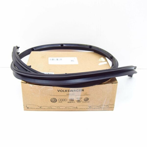 5K6839699B - NEW VOLKSWAGEN GOLF MK5 REAR LEFT OUTER DOOR SEAL 5K6839699B
