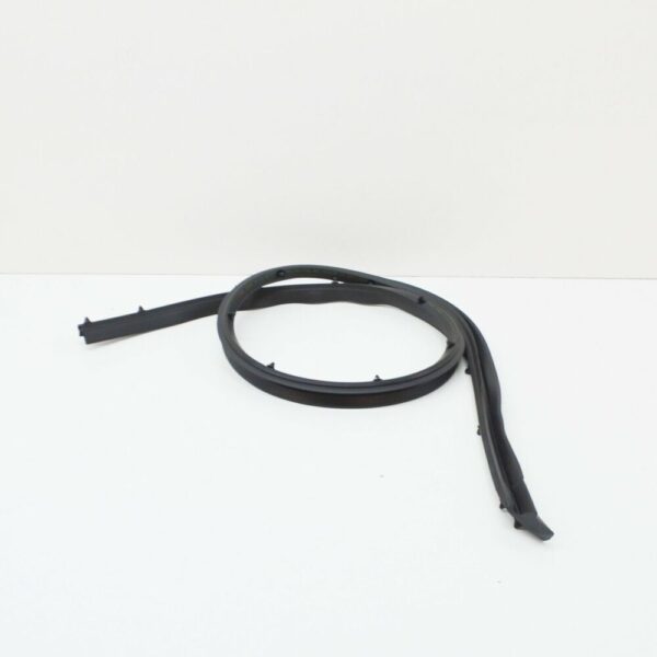 5K6839700B - NEW VOLKSWAGEN GOLF MK6 REAR OUTER RIGHT DOOR SEAL 5K6839700B GENUINE