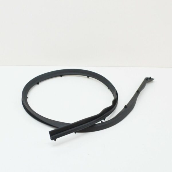 5K6839700B - NEW VOLKSWAGEN GOLF MK6 REAR OUTER RIGHT DOOR SEAL 5K6839700B GENUINE