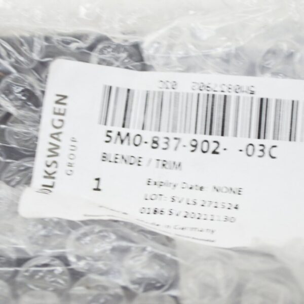 5M083790203C - NEW VW GOLF PLUS 5M RIGHT DOOR WINDOW FRAME TRIM 5M083790203C