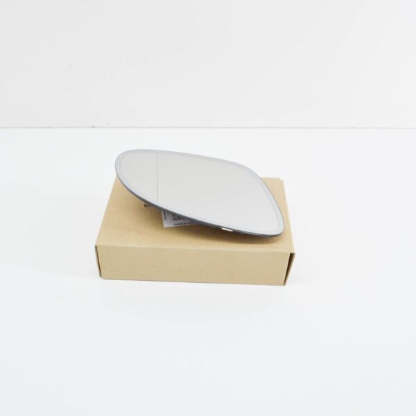 5M0857522J - NEW VW GOLF V 1K MK5 FRONT RIGHT DOOR MIRROR GLASS RHD 5M0857522J ORIGINAL