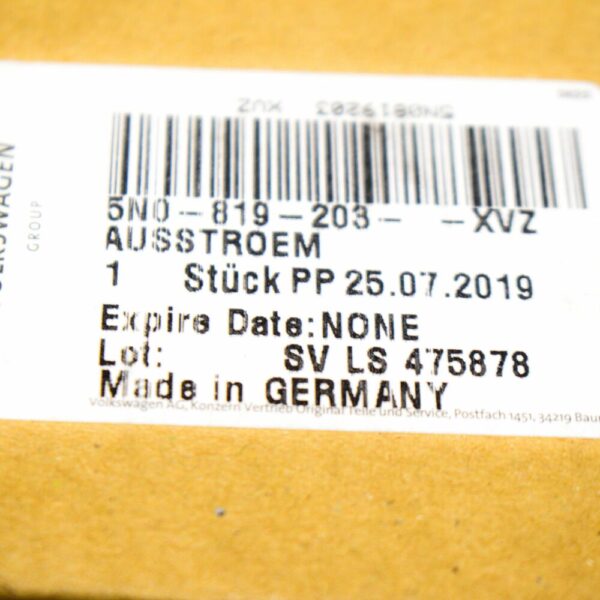 5N0819203XVZ - NEW VW TIGUAN 5N REAR CENTER LOWER AIR VENT 5N0819203XVZ