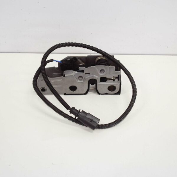 5N0823509C - NEW VW TIGUAN 5N MK1 FRONT HOOD LOCK LOWER PART 5N0823509C ORIGINAL