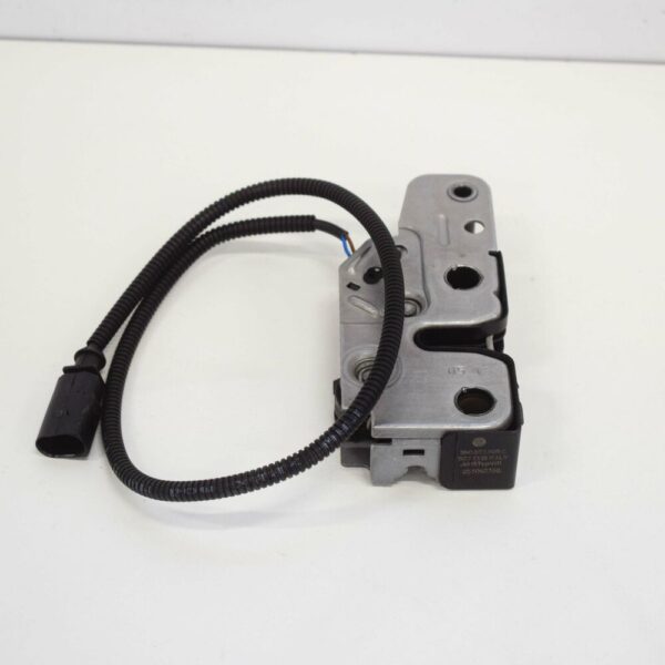 5N0823509C - NEW VW TIGUAN 5N MK1 FRONT HOOD LOCK LOWER PART 5N0823509C ORIGINAL