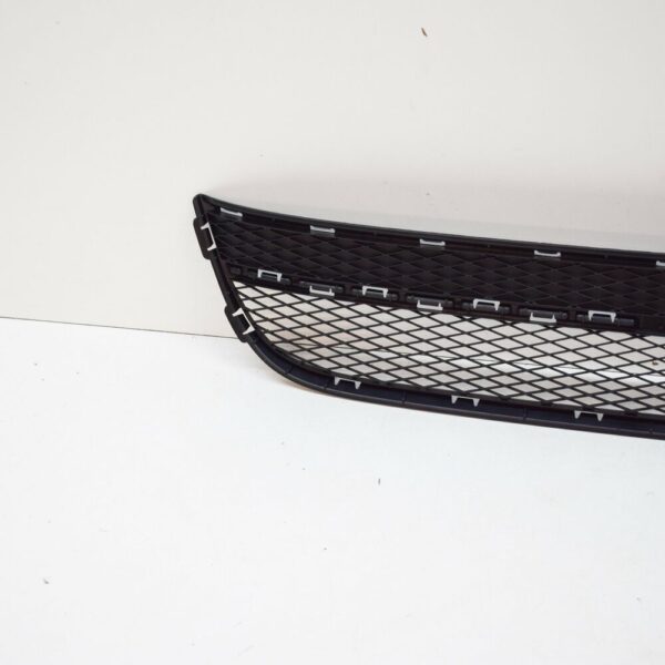 5N08536779B9 - NEW VOLKSWAGEN TIGUAN FRONT LOWER GRILL 5N08536779B9 2010