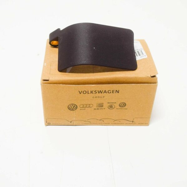 5NA804647 - NEW VOLKSWAGEN TIGUAN 5N TOW HITCH COVER 5NA804647