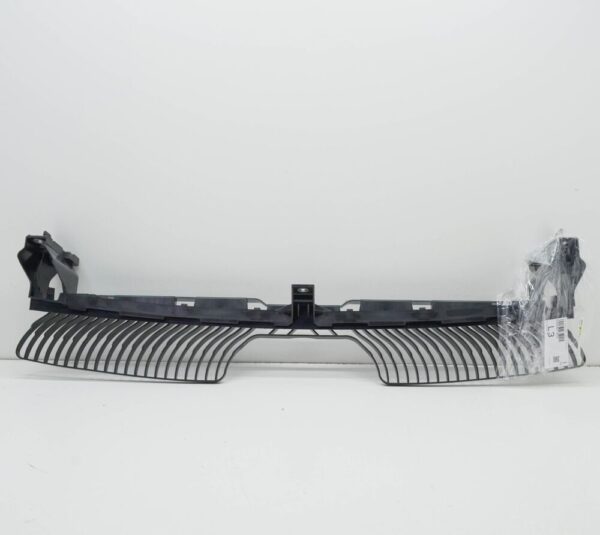 5NA805705N - NEW VOLKSWAGEN TIGUAN AD FRONT BUMPER CENTER GUIDE SECTION 5NA805705N ORIGINAL