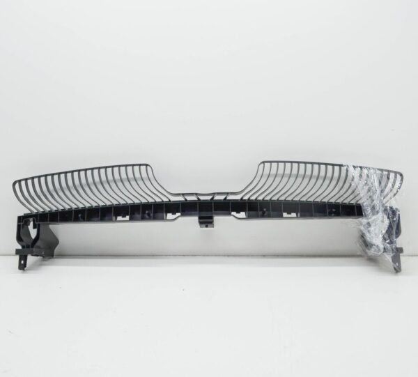 5NA805705N - NEW VOLKSWAGEN TIGUAN AD FRONT BUMPER CENTER GUIDE SECTION 5NA805705N ORIGINAL