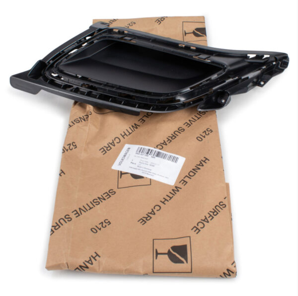 5NA8070569B9 - NEW VW TIGUAN AD MK2 RIGHT EXHAUST TAIL PIPE TRIM BRACKET 5NA8070569B9 ORIGINAL