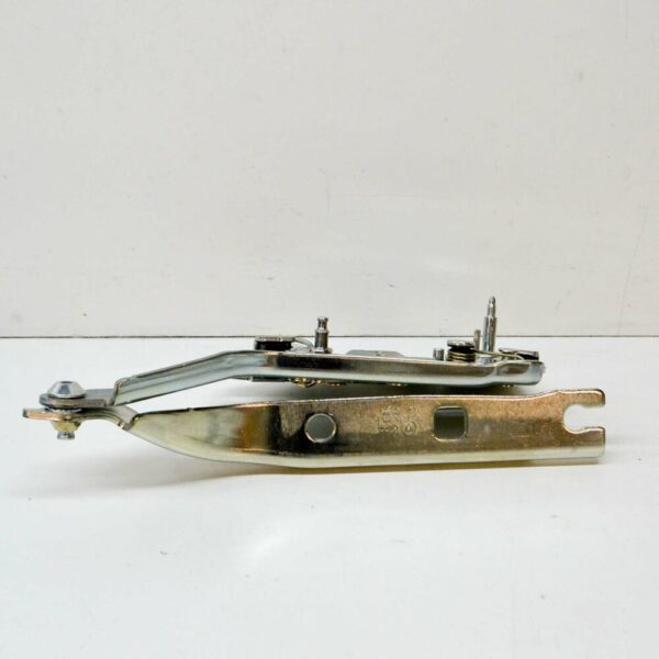 5NA823302G - NEW VOLKSWAGEN TIGUAN AD FRONT RIGHT BONNET HOOD HINGE 5NA823302G ORIGINAL