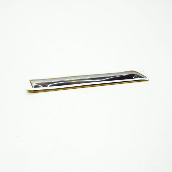 5NA853688D - VW TIGUAN AD MK2 Front Right Side Badge ""R-Line' 5NA853688D2ZZ NEW GENUINE