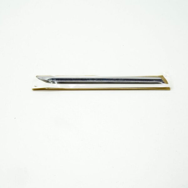 5NA853688D2ZZ - NEW VW TIGUAN AD MK2 FRONT RIGHT SIDE BADGE "R-LINE' 5NA853688D2ZZ ORIGINAL