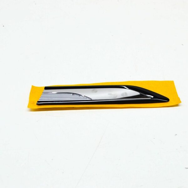 5NA853688HDPJ - NEW VW TIGUAN AD FRONT RIGHT FENDER WING EMBLEM BADGE 5NA853688HDPJ ORIGINAL