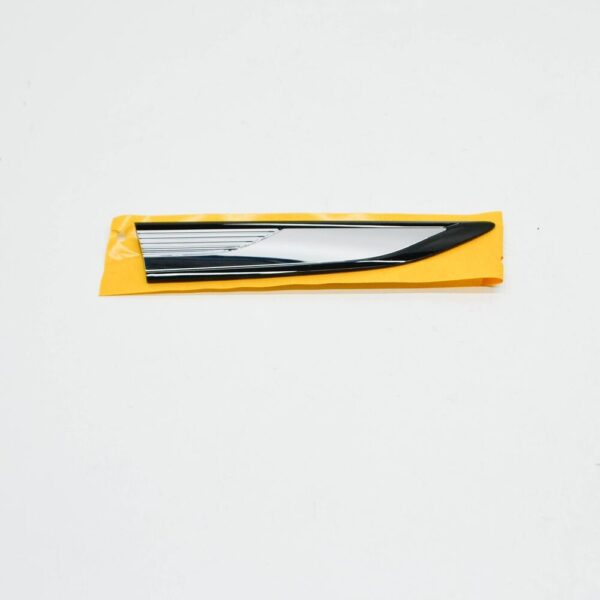 5NA853688JDPJ - NEW VOLKSWAGEN TIGUAN AD FRONT RIGHT FENDER R-LINE BADGE 5NA853688JDPJ ORIGINAL
