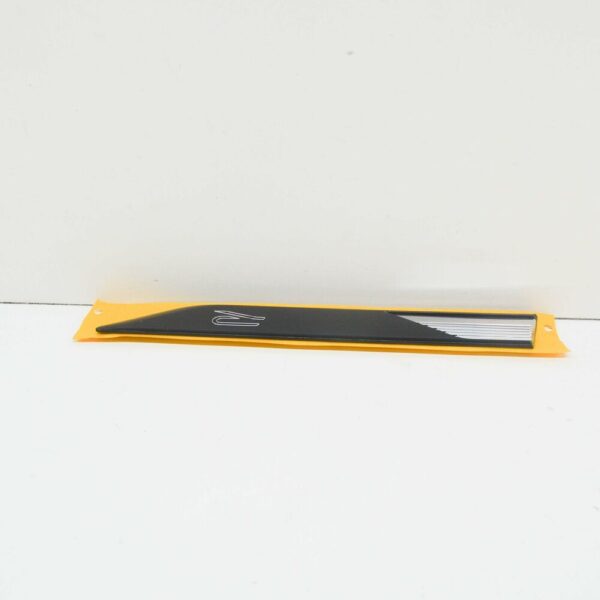 5NA853688KDPJ - NEW VW TIGUAN AD MK2 FRONT LEFT SIDE R-LINE BADGE 5NA853688KDPJ ORIGINAL