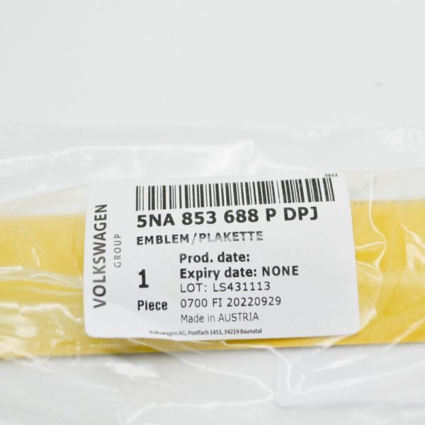 5NA853688PDPJ - NEW VOLKSWAGEN TIGUAN AD FRONT RIGHT DOOR TRIM 5NA853688PDPJ