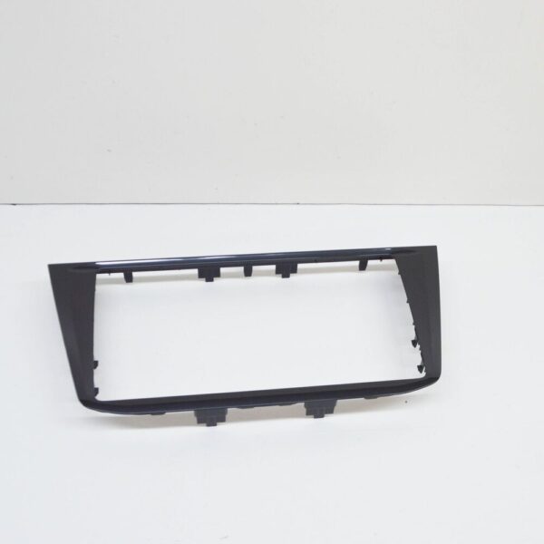 5NA858069EEUO - NEW VW TIGUAN AD MK2 DASHBOARD RADIO NAVIGATION UNIT BEZEL
