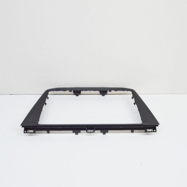 5NA858069EEUO - NEW VW TIGUAN AD MK2 DASHBOARD RADIO NAVIGATION UNIT BEZEL