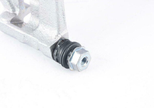 5QM615426A - OEM VOLKSWAGEN PASSAT B8 REAR RIGHT BRAKE CALIPER CARRIER 5QM615426A GENUINE
