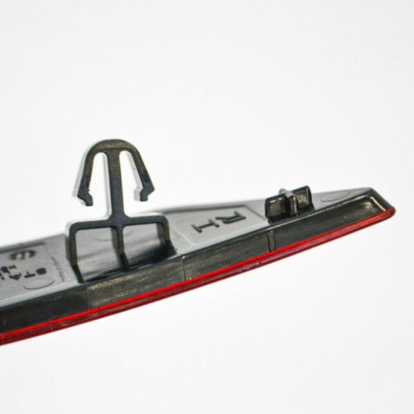 5TA945104 - NEW VOLKSWAGEN TOURAN MK2 REAR BUMPER RIGHT SIDE REFLECTOR 5TA945104 ORIGINAL