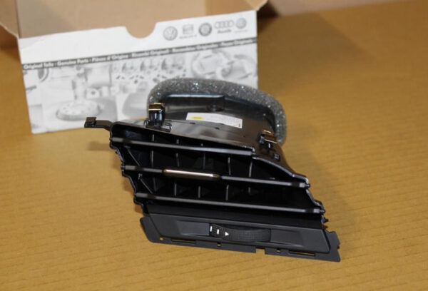 5TC819704ICX - NEW VW TOURAN 5T RIGHT DASHBOARD AIR VENT RHD 5TC819704ICX ORIGINAL