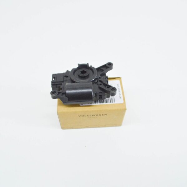 5WA907511B - VW TIGUAN AD heating controller servomotor 5WA907511B NEW ORIGINAL