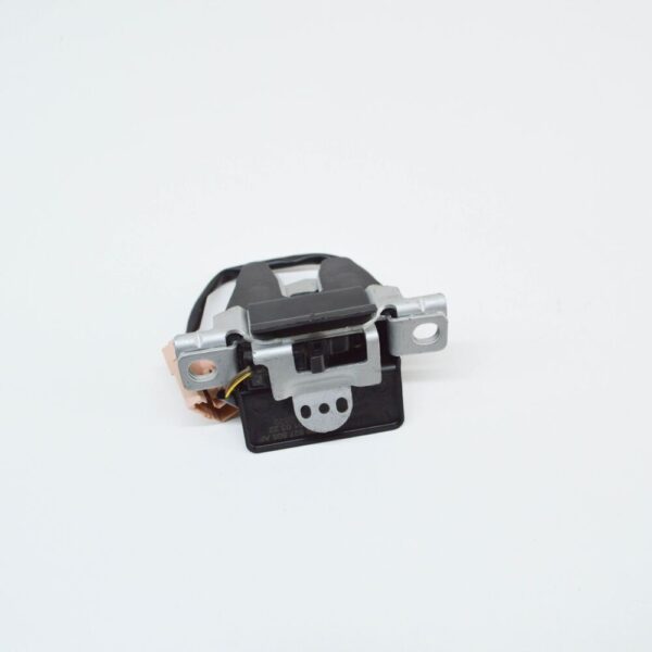 5Z6827505AF - NEW VW FOX 5Z TAILGATE LOCK 5Z6827505AF ORIGINAL