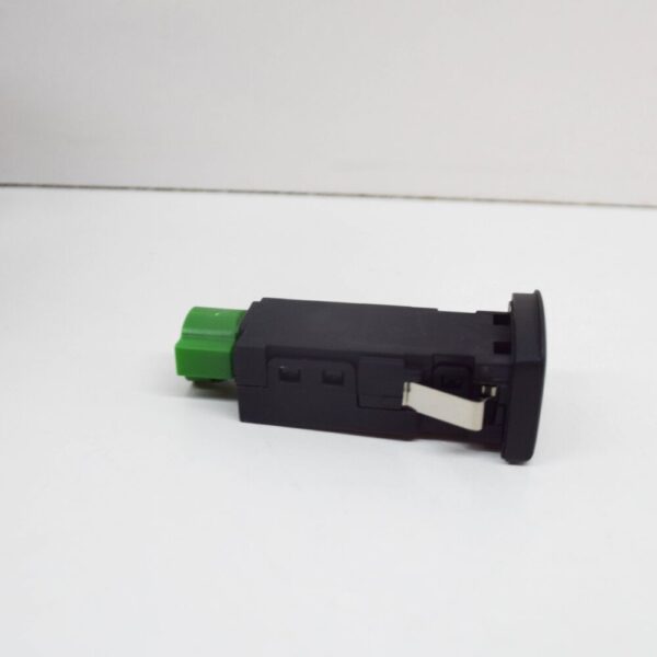 6C0035249B - Volksvagen POLO 6C USB Socket With Cover 6C0035249B NEW GENUINE