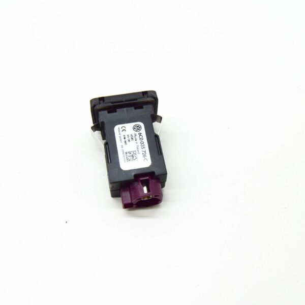 6C0035726C - Volkswagen POLO MK5 6R USB Socket With Cover 6C0035726C NEW GENUINE