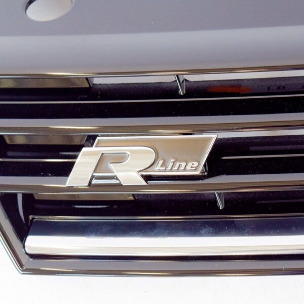 6C0853651JFOD - NEW VOLKSWAGEN POLLO 6R FRONT UPPER GRILLE R-LINE 6C0853651JFOD 2015 ORIGINAL