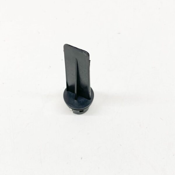 6E0953123 - VW POLO 9N Front Indicator Bulb Holder 6E0953123 NEW GENUINE
